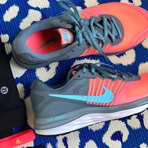 NIKE Women's Dual Fusion Athletic Shoes - NEW